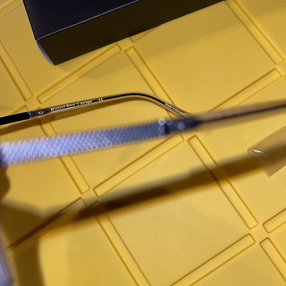 Michael Ryen MR314 Eyeglasses - Picture 5 of 6